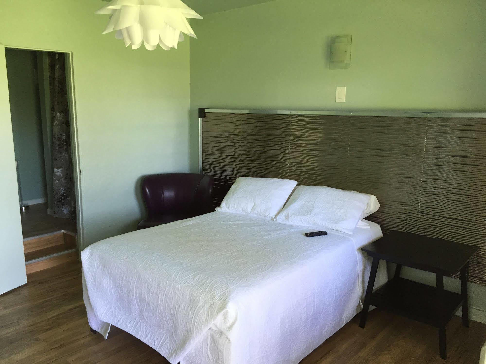 Rooms At The Pecan Olmito Exterior foto
